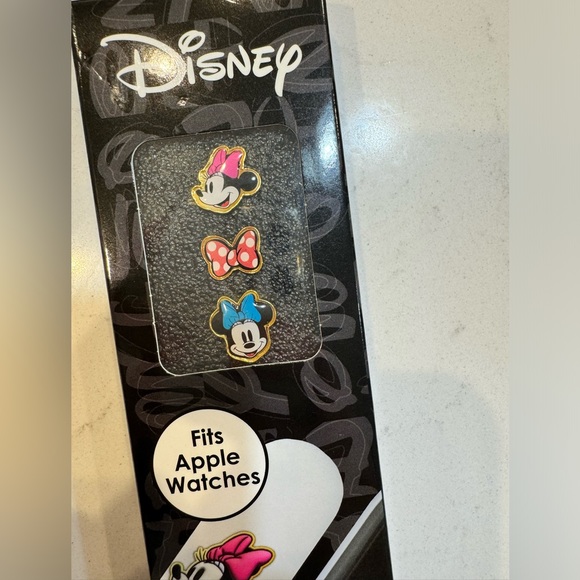 Disney Minnie Mouse watch charms - Picture 2 of 3